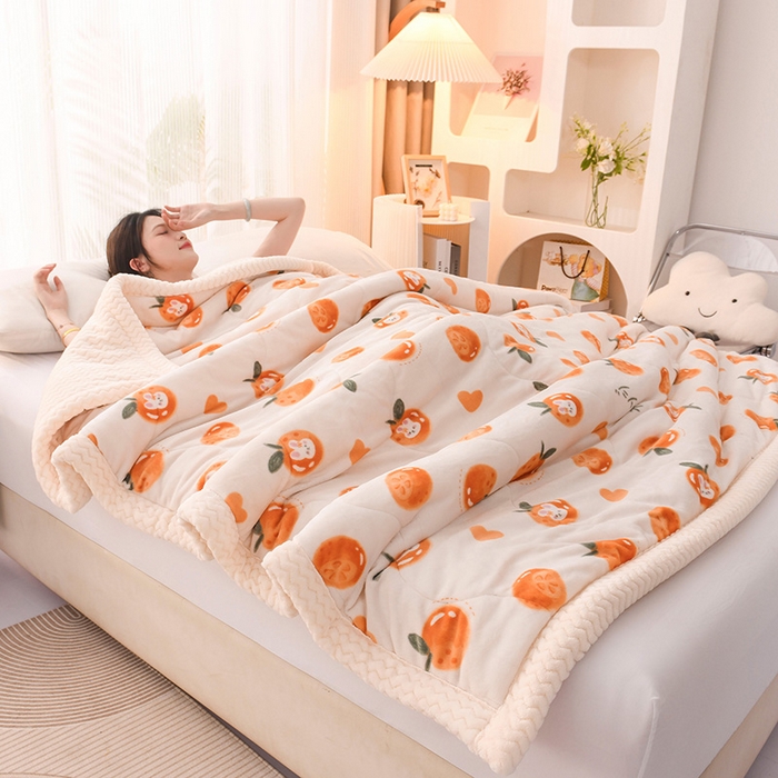 91家纺网 家纺一手货源 找家纺 印季家纺 2025新款三层夹棉印花牛奶绒毛毯毯子 果味兔