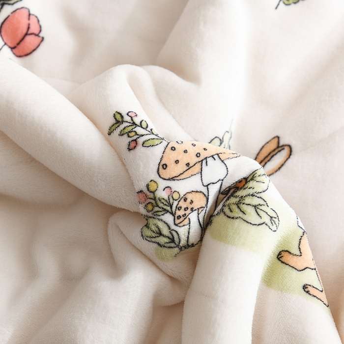 91家纺网 家纺一手货源 找家纺 印季家纺 2025新款三层夹棉印花牛奶绒毛毯毯子 花丛兔