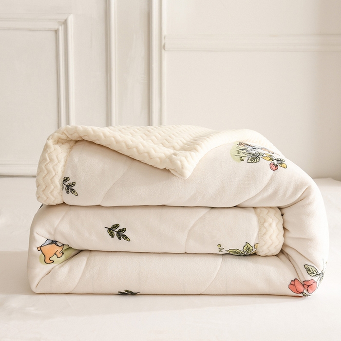 91家纺网 家纺一手货源 找家纺 印季家纺 2025新款三层夹棉印花牛奶绒毛毯毯子 花丛兔