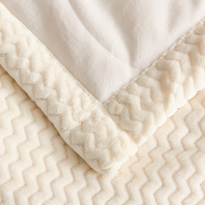 91家纺网 家纺一手货源 找家纺 印季家纺 2025新款三层夹棉印花牛奶绒毛毯毯子 花丛兔