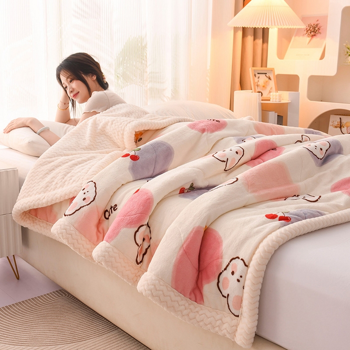 91家纺网 家纺一手货源 找家纺 印季家纺 2025新款三层夹棉印花牛奶绒毛毯毯子 萌心兔