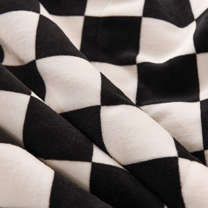 91家纺网 家纺一手货源 找家纺 印季家纺 2025新款三层夹棉印花牛奶绒毛毯毯子 棋盘格-黑-贝贝绒