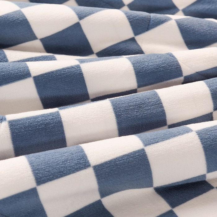 91家纺网 家纺一手货源 找家纺 印季家纺 2025新款三层夹棉印花牛奶绒毛毯毯子 棋盘格-蓝-贝贝绒（灰）