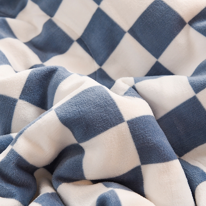91家纺网 家纺一手货源 找家纺 印季家纺 2025新款三层夹棉印花牛奶绒毛毯毯子 棋盘格-蓝-羊羔绒（白）