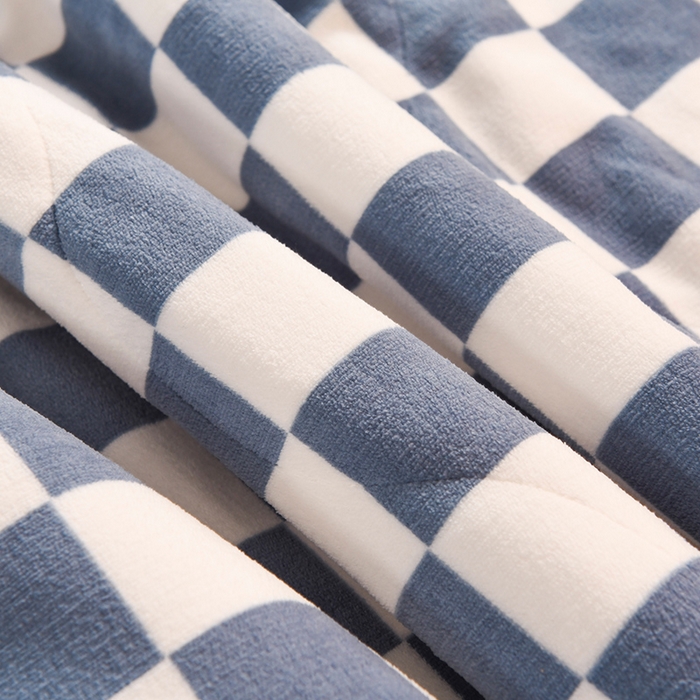 91家纺网 家纺一手货源 找家纺 印季家纺 2025新款三层夹棉印花牛奶绒毛毯毯子 棋盘格-蓝-羊羔绒（白）