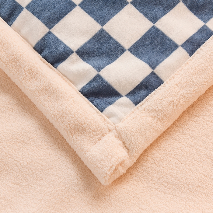 91家纺网 家纺一手货源 找家纺 印季家纺 2025新款三层夹棉印花牛奶绒毛毯毯子 棋盘格-蓝-羊羔绒（白）