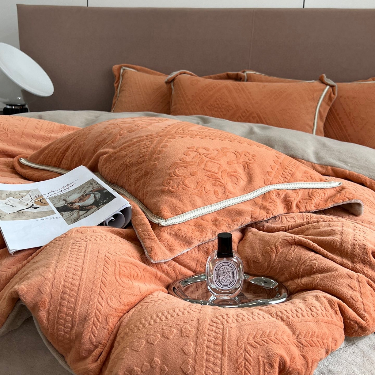 91家纺网 家纺一手货源 找家纺 （总）纯优家纺 2025新款秋冬抖音直播爆款230g牛奶绒雕花四件套-悦薇