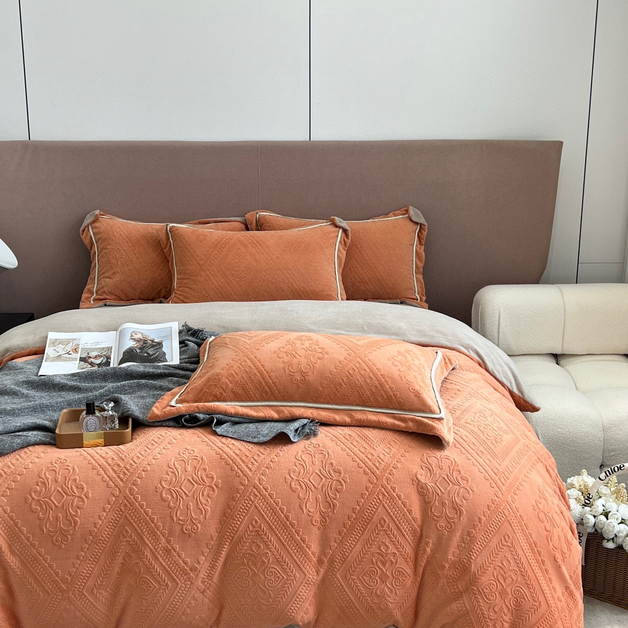 91家纺网 家纺一手货源 找家纺 （总）纯优家纺 2025新款秋冬抖音直播爆款230g牛奶绒雕花四件套-悦薇