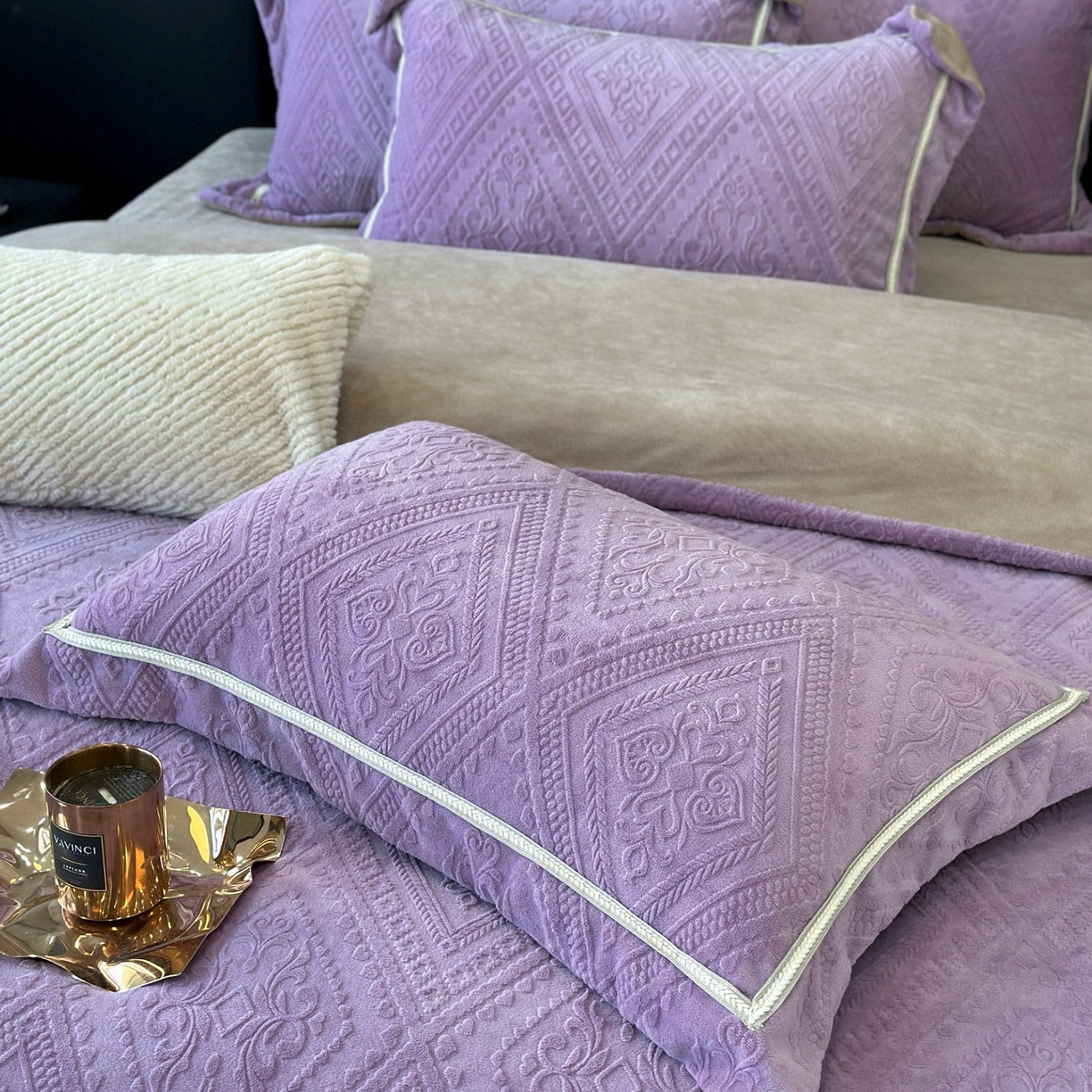 纯优家纺 2025新款秋冬抖音直播爆款230g牛奶绒雕花四件套-悦薇 悦薇-紫色