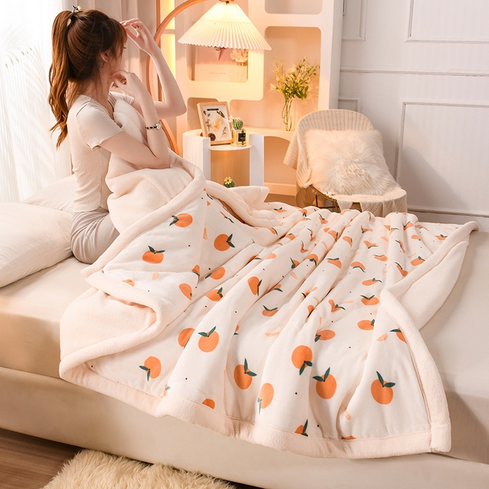 91家纺网 家纺一手货源 找家纺 印季家纺 2025新款三层夹棉印花牛奶绒毛毯毯子 甜橙-羊羔绒