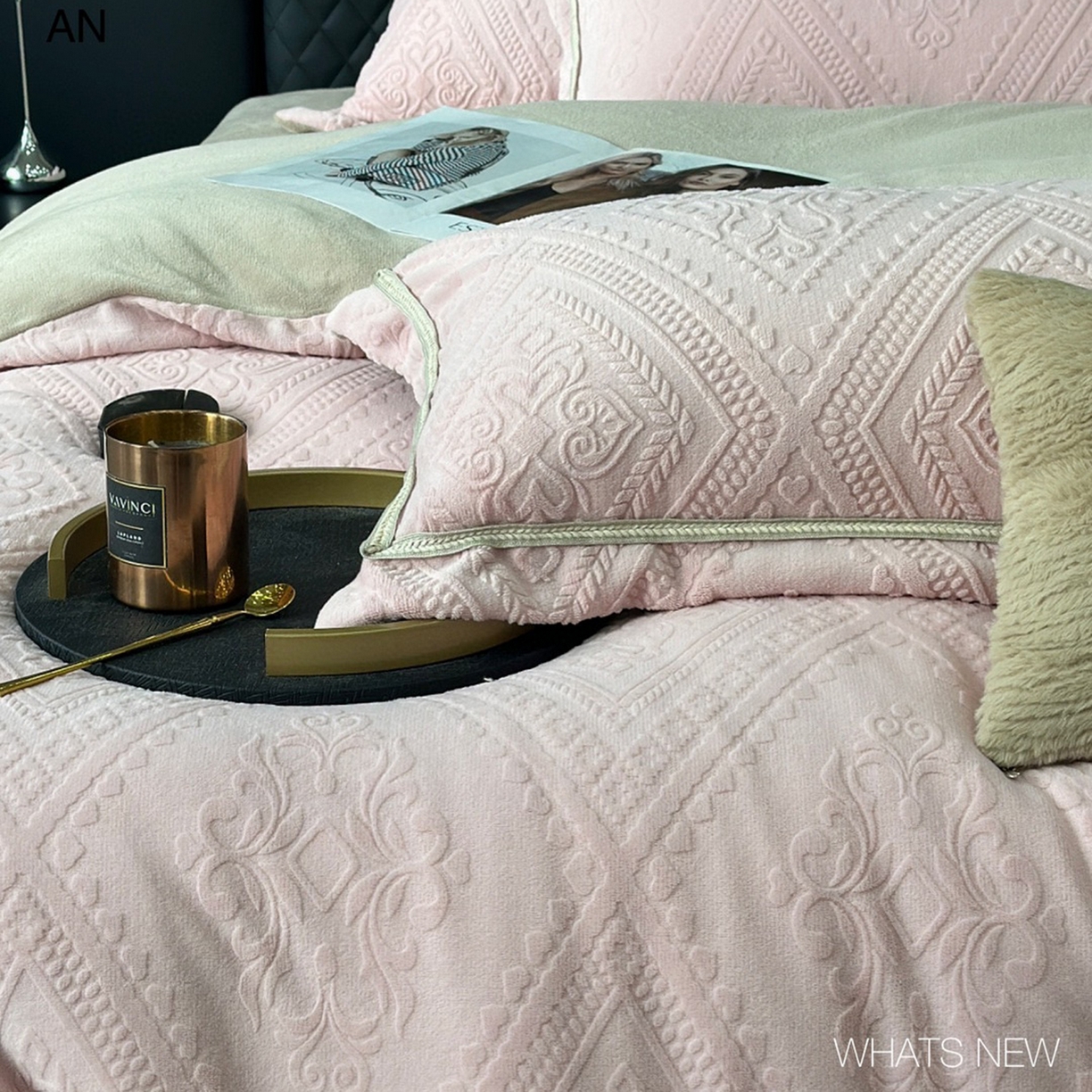 91家纺网 家纺一手货源 找家纺 纯优家纺 2025新款秋冬抖音直播爆款230g牛奶绒雕花四件套-悦薇 悦薇-粉