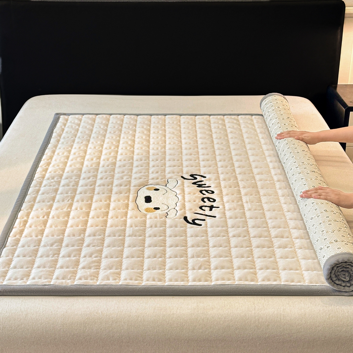 91家纺网 家纺一手货源 找家纺 颜选 2025新款高克重牛奶绒夹棉床垫-小白系列 米白-小白