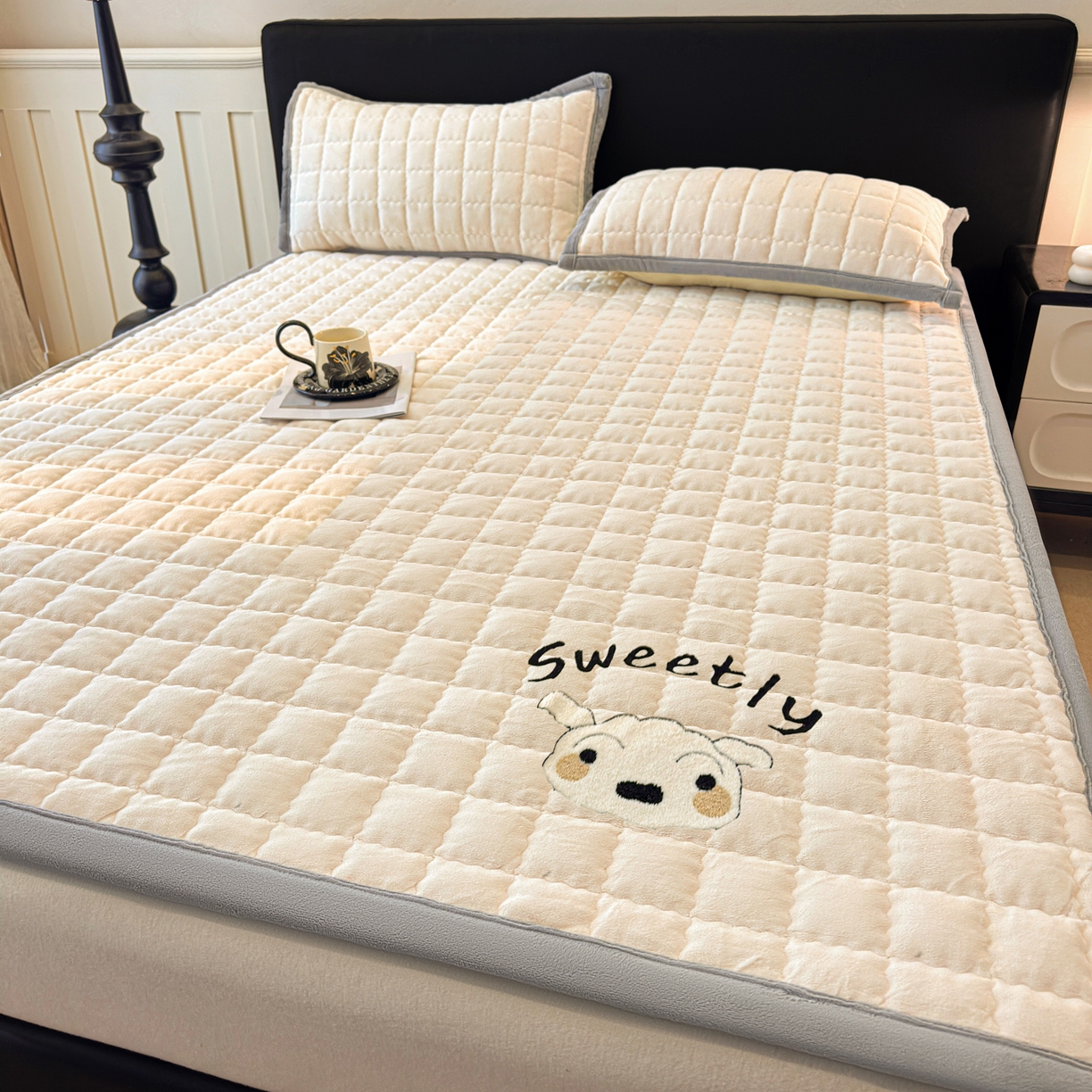 91家纺网 家纺一手货源 找家纺 （总）颜选 2025新款高克重牛奶绒夹棉床垫-小白系列