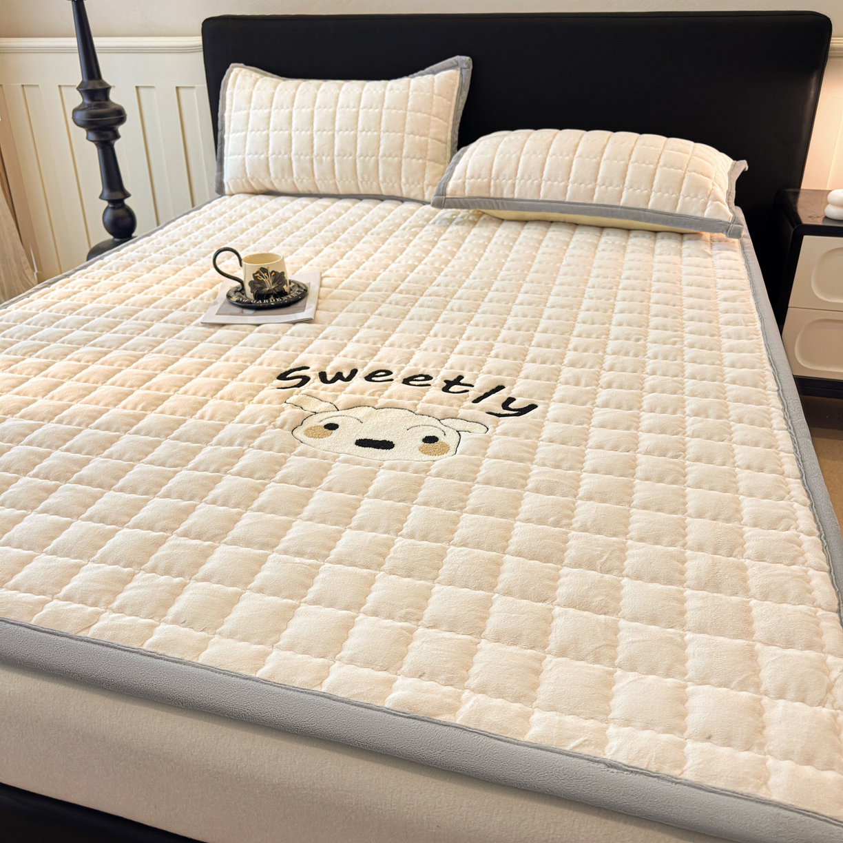 91家纺网 家纺一手货源 找家纺 （总）颜选 2025新款高克重牛奶绒夹棉床垫-小白系列