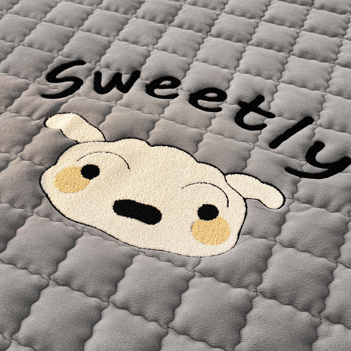 91家纺网 家纺一手货源 找家纺 颜选 2025新款高克重牛奶绒夹棉床垫-小白系列 深灰-小白