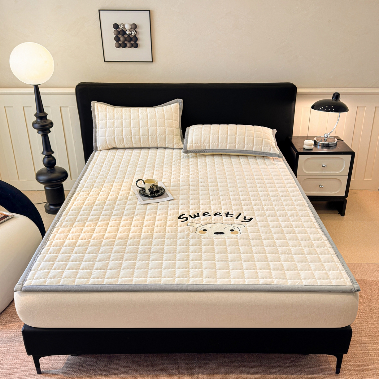 91家纺网 家纺一手货源 找家纺 颜选 2025新款高克重牛奶绒夹棉床垫-小白系列 米白-小白