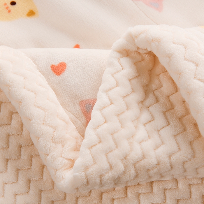 91家纺网 家纺一手货源 找家纺 印季家纺 2025新款三层夹棉印花牛奶绒毛毯毯子 小猫咪-贝贝绒