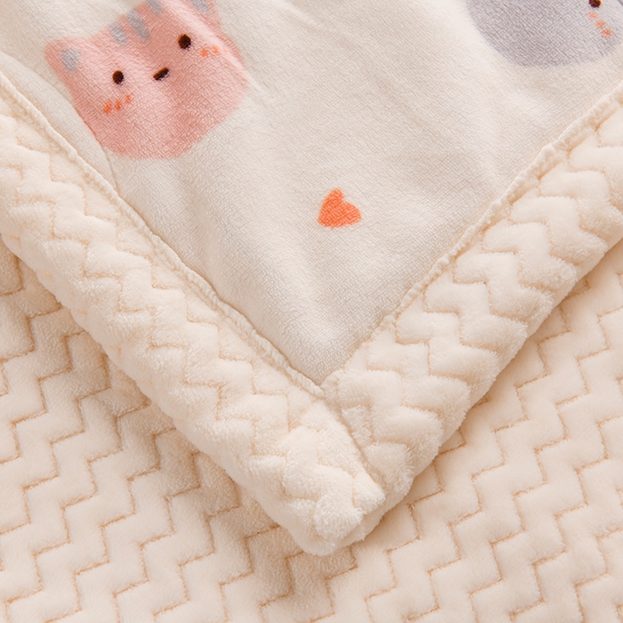 91家纺网 家纺一手货源 找家纺 印季家纺 2025新款三层夹棉印花牛奶绒毛毯毯子 小猫咪-贝贝绒