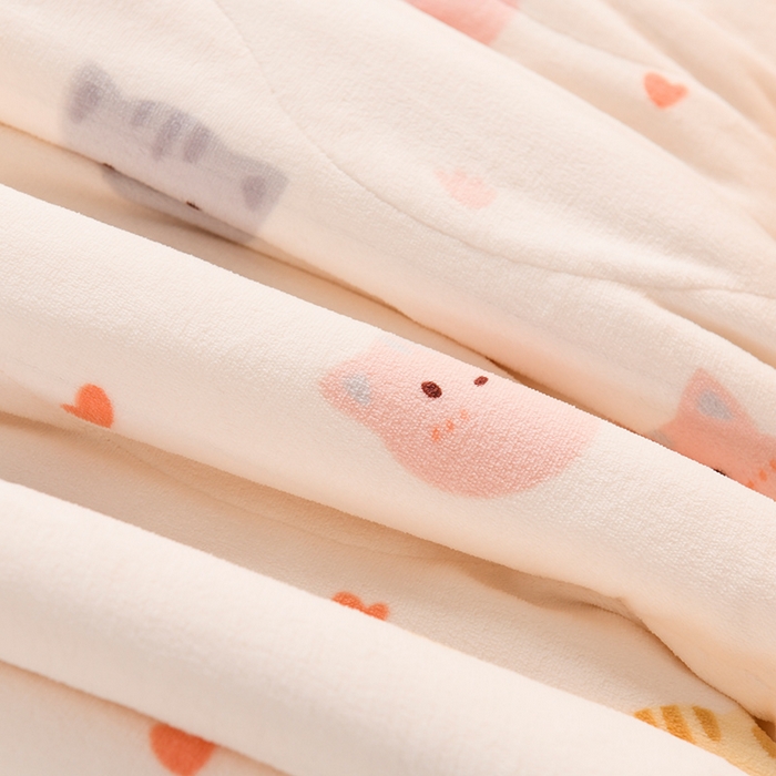 91家纺网 家纺一手货源 找家纺 印季家纺 2025新款三层夹棉印花牛奶绒毛毯毯子 小猫咪-羊羔绒