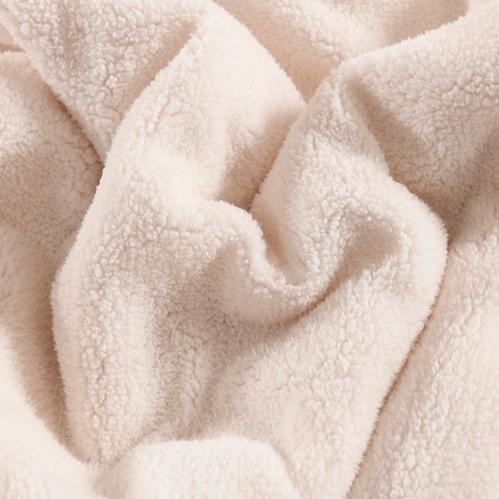 91家纺网 家纺一手货源 找家纺 印季家纺 2025秋冬新款三层夹棉加厚复合羊羔绒毛毯毯子多功能盖毯 豆沙+白