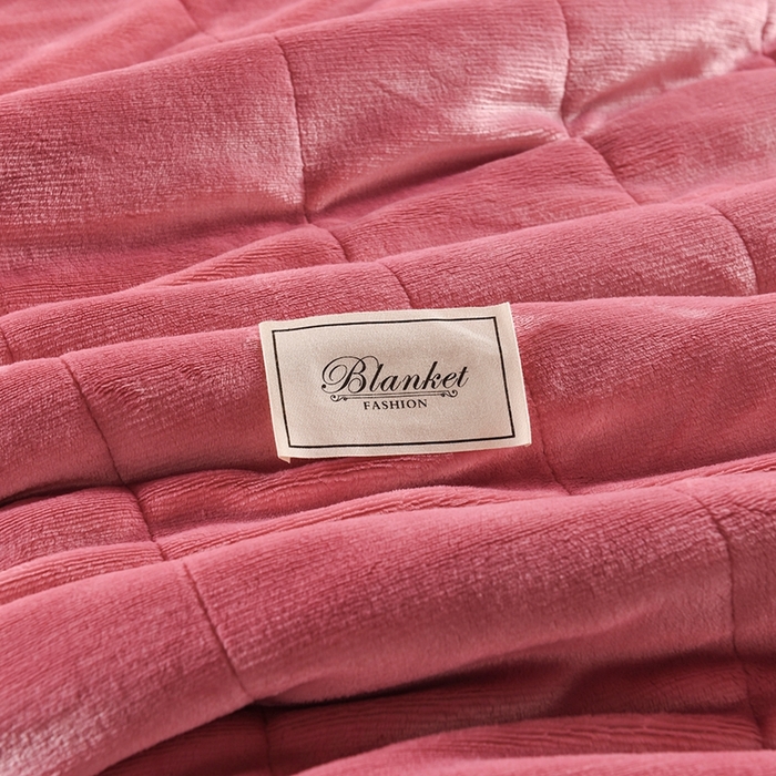 91家纺网 家纺一手货源 找家纺 印季家纺 2025秋冬新款三层夹棉加厚复合羊羔绒毛毯毯子多功能盖毯 豆沙+白