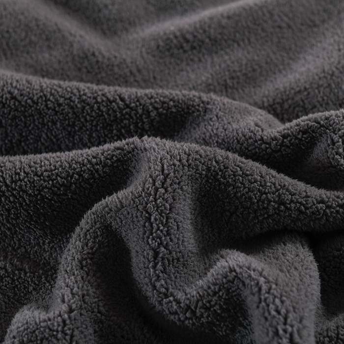 91家纺网 家纺一手货源 找家纺 印季家纺 2025秋冬新款三层夹棉加厚复合羊羔绒毛毯毯子多功能盖毯 墨绿+灰