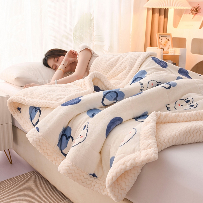 91家纺网 家纺一手货源 找家纺 印季家纺 2025新款三层夹棉印花牛奶绒毛毯毯子 星黛兔