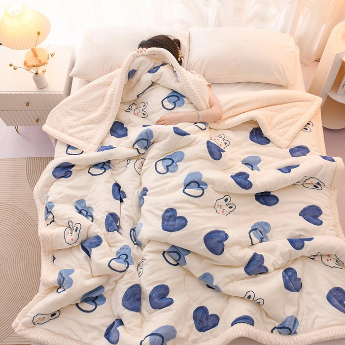 91家纺网 家纺一手货源 找家纺 印季家纺 2025新款三层夹棉印花牛奶绒毛毯毯子 星黛兔