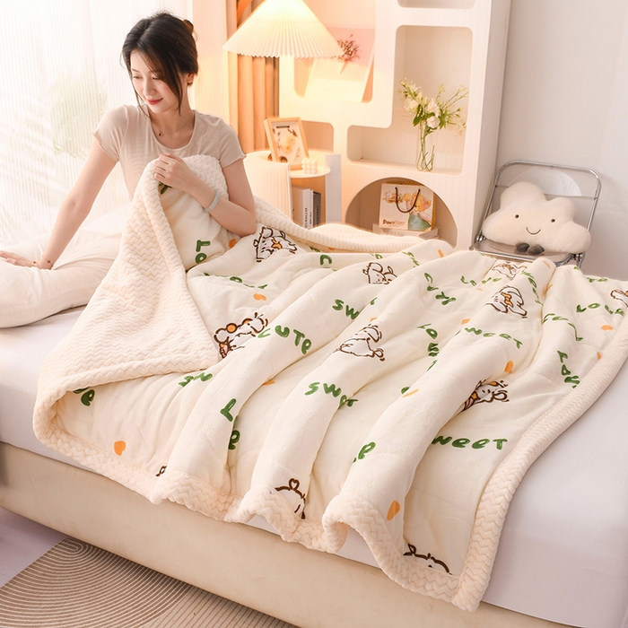 91家纺网 家纺一手货源 找家纺 印季家纺 2025新款三层夹棉印花牛奶绒毛毯毯子 幸运狗