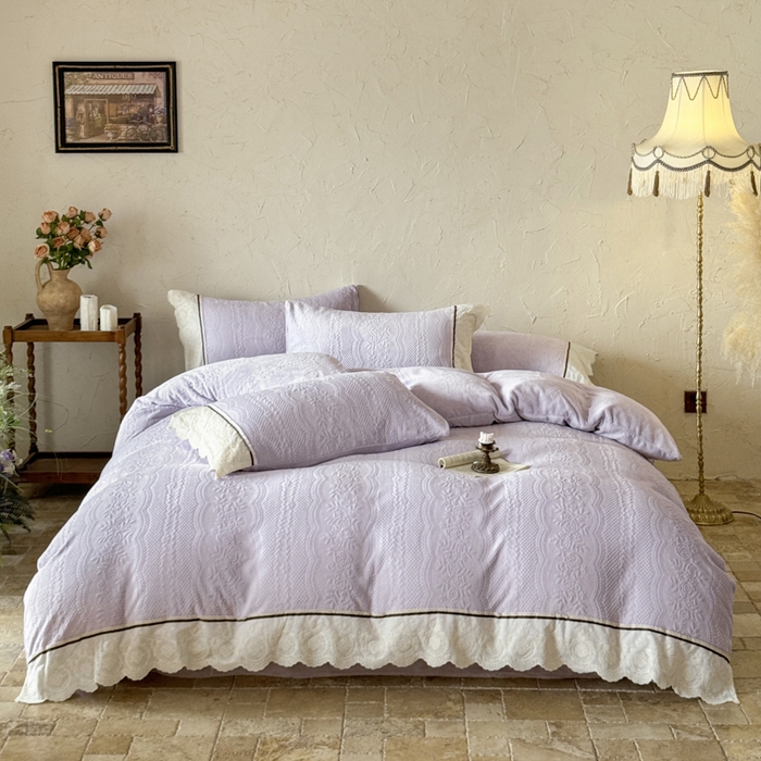 纯优家纺 2025新款秋冬轻法式花边款雕花牛奶绒四件套-绮梦 绮梦-芋泥紫