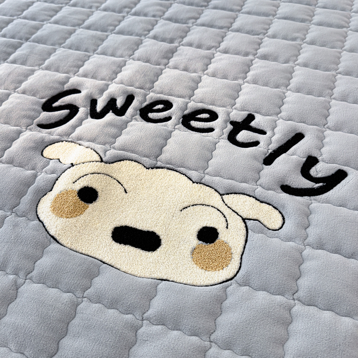 91家纺网 家纺一手货源 找家纺 颜选 2025新款高克重牛奶绒夹棉床垫-小白系列 蓝灰-小白