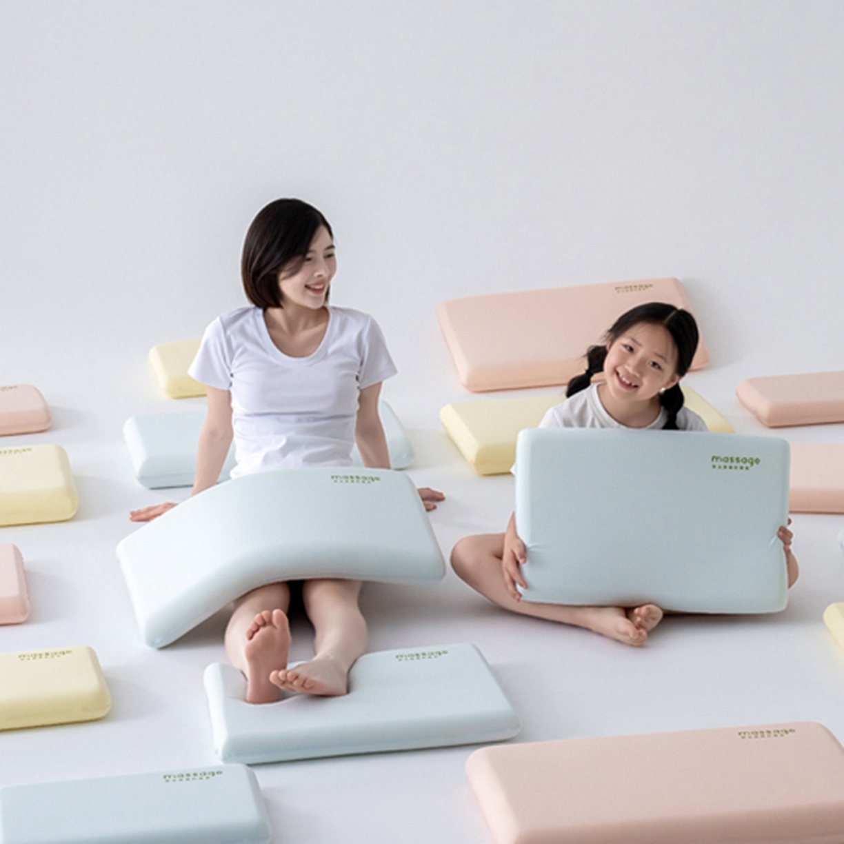 91家纺网 家纺一手货源 找家纺 北鸣有鱼枕芯馆 2025新款Massage马莎鸡记忆棉亲子枕枕头枕芯-风格一 28*48*4cm蓝色