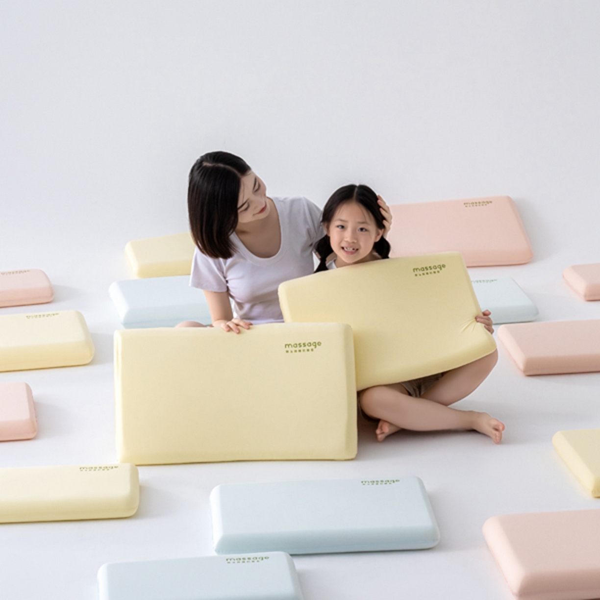 91家纺网 家纺一手货源 找家纺 北鸣有鱼枕芯馆 2025新款Massage马莎鸡记忆棉亲子枕枕头枕芯-风格一 42*70*8cm黄色