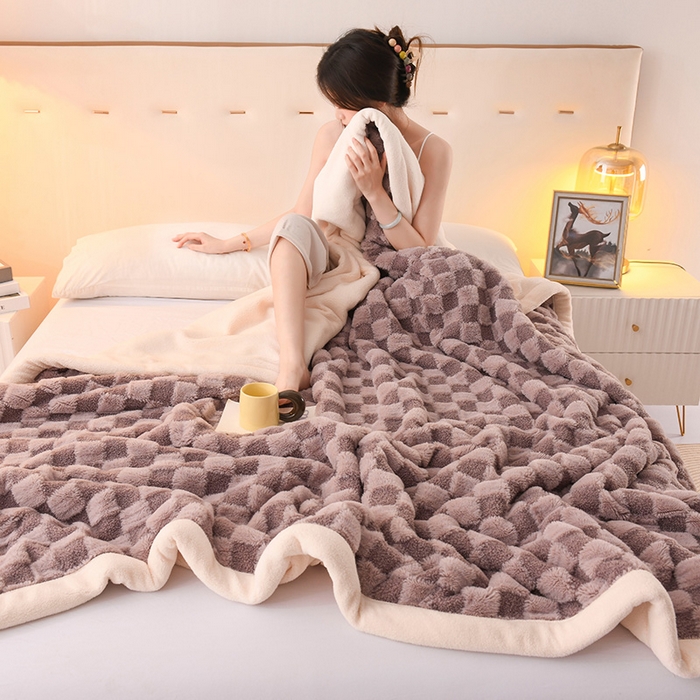 91家纺网 家纺一手货源 找家纺 印季家纺 2025新款泰迪绒兔毛绒格子毛毯毯子 浅紫