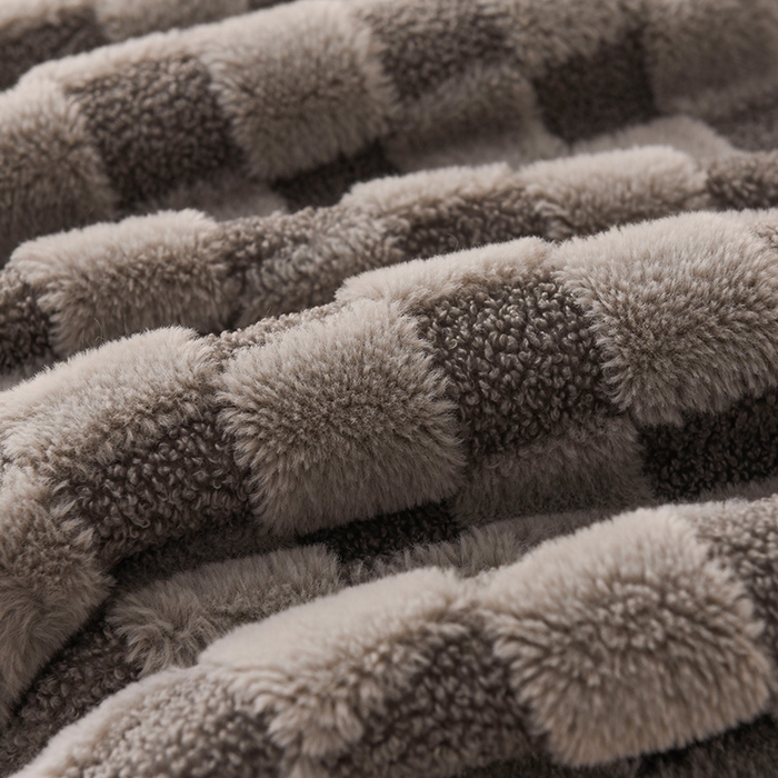 91家纺网 家纺一手货源 找家纺 印季家纺 2025新款泰迪绒兔毛绒格子毛毯毯子 浅灰