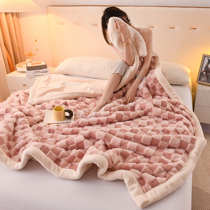 91家纺网 家纺一手货源 找家纺 印季家纺 2025新款泰迪绒兔毛绒格子毛毯毯子 豆沙