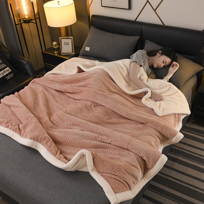 91家纺网 家纺一手货源 找家纺 印季家纺 2025秋冬新款三层夹棉-蝴蝶扣毛毯毯子多功能盖毯 蝴蝶扣-豆沙