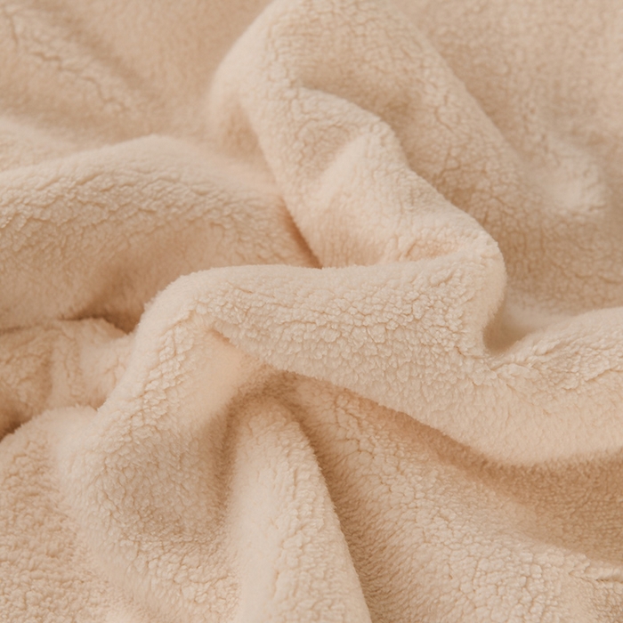 91家纺网 家纺一手货源 找家纺 印季家纺 2025秋冬新款三层夹棉-蝴蝶扣毛毯毯子多功能盖毯 蝴蝶扣-嫩绿