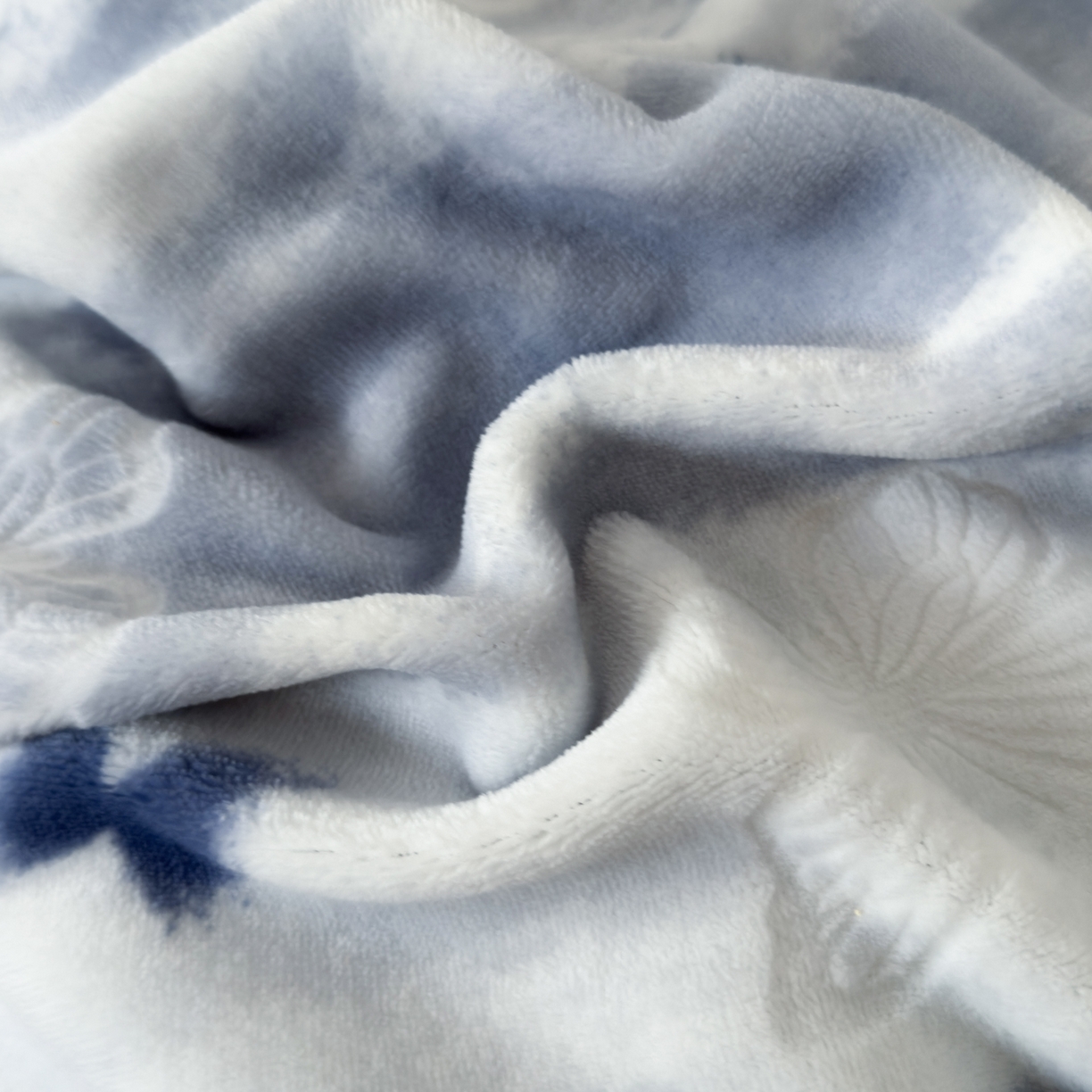 91家纺网 家纺一手货源 找家纺 （总）纯优家纺 2025新款黑色小蝴蝶结雕花牛奶绒四件套-境花蝶梦