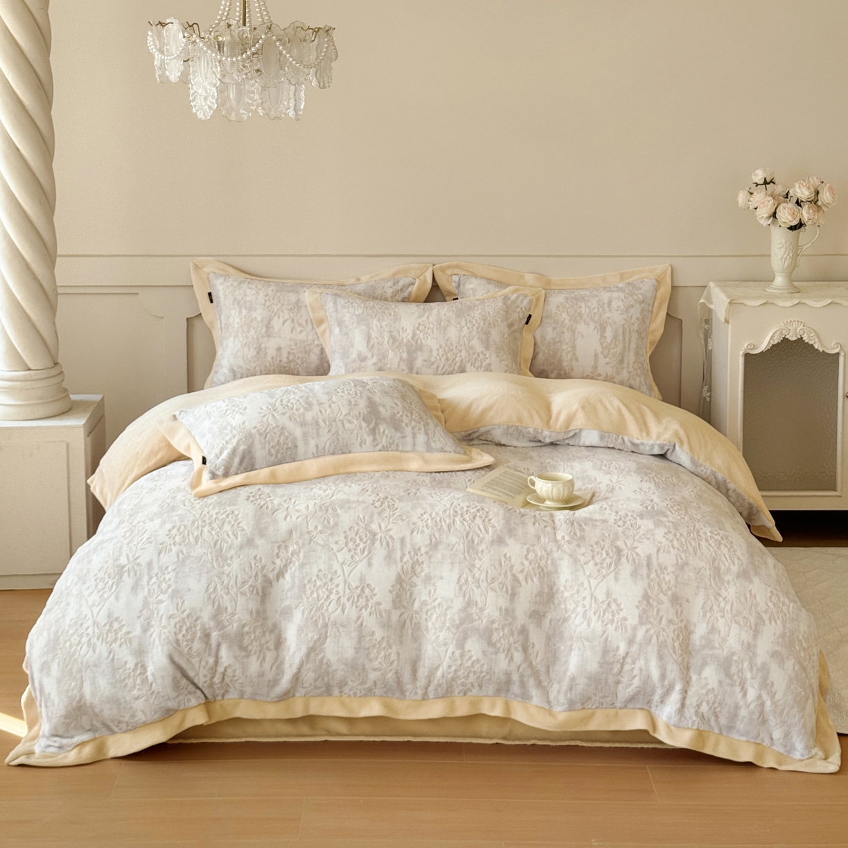 纯优家纺 2025秋冬新品拼角款牛奶绒雕花四件套-花枳菁语 花枳菁语-奶咖