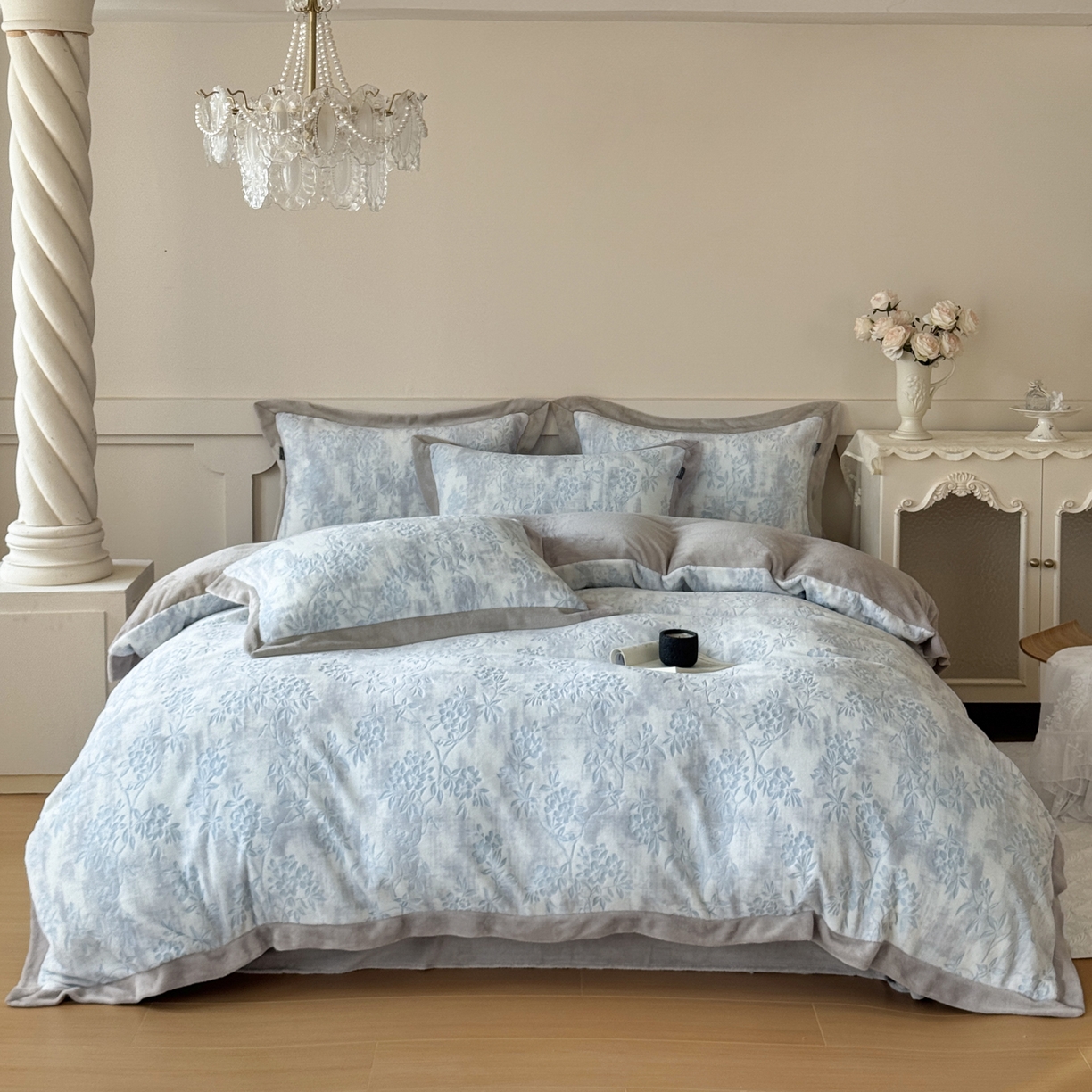 91家纺网 家纺一手货源 找家纺 （总）纯优家纺 2025秋冬新品拼角款牛奶绒雕花四件套-花枳菁语