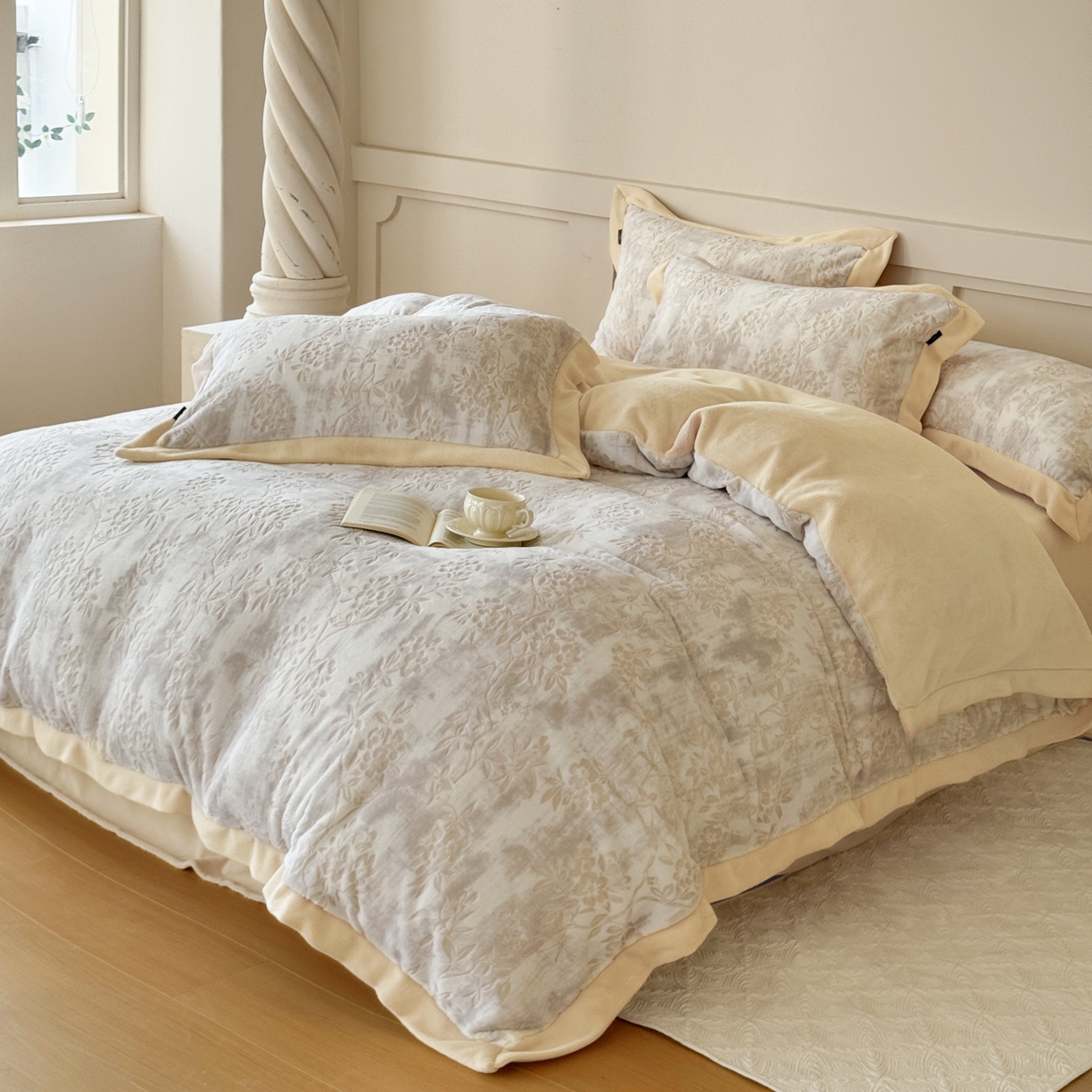 91家纺网 家纺一手货源 找家纺 纯优家纺 2025秋冬新品拼角款牛奶绒雕花四件套-花枳菁语 花枳菁语-奶咖