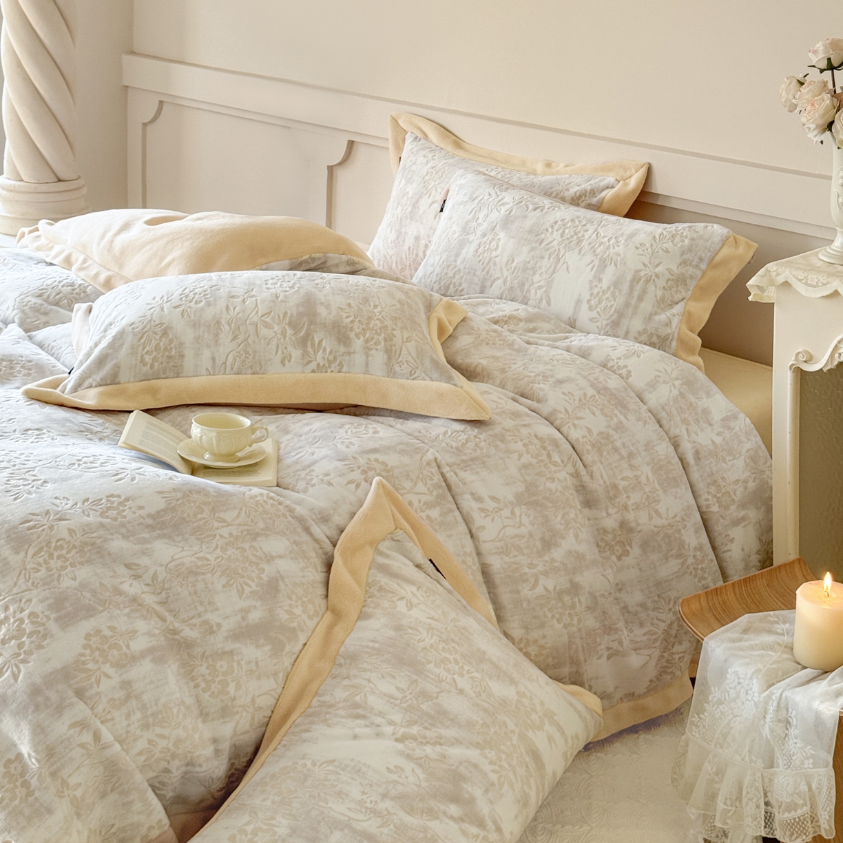 91家纺网 家纺一手货源 找家纺 纯优家纺 2025秋冬新品拼角款牛奶绒雕花四件套-花枳菁语 花枳菁语-奶咖