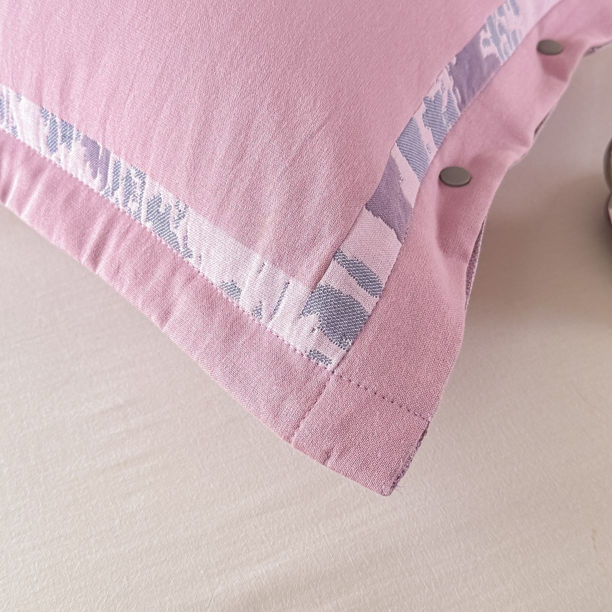 91家纺网 家纺一手货源 找家纺 沐瑟家纺 2025新款欧尚枕套单品枕套枕套单件 玫瑰-粉紫色