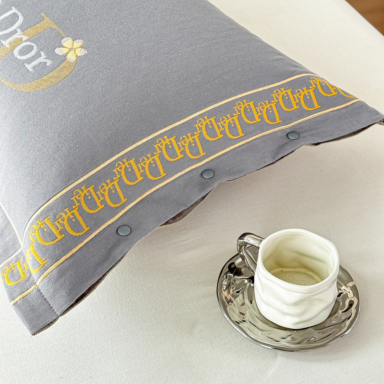 91家纺网 家纺一手货源 找家纺 沐瑟家纺 2025新款欧尚枕套单品枕套枕套单件 花迪-深灰