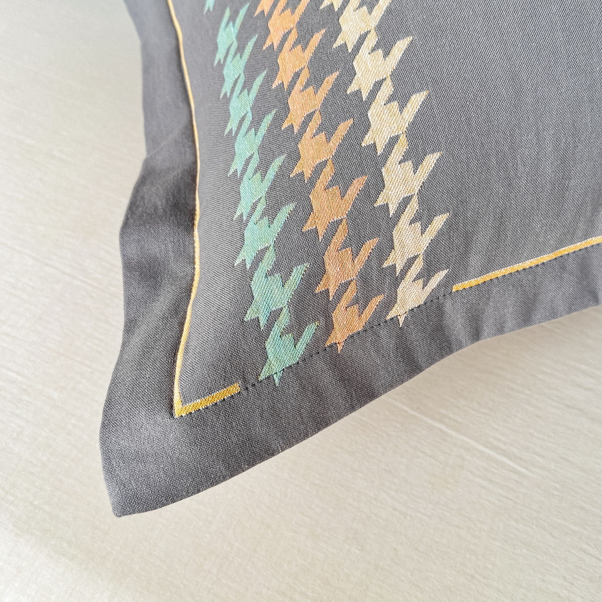 91家纺网 家纺一手货源 找家纺 沐瑟家纺 2025新款欧尚枕套单品枕套枕套单件 浪漫-深灰色