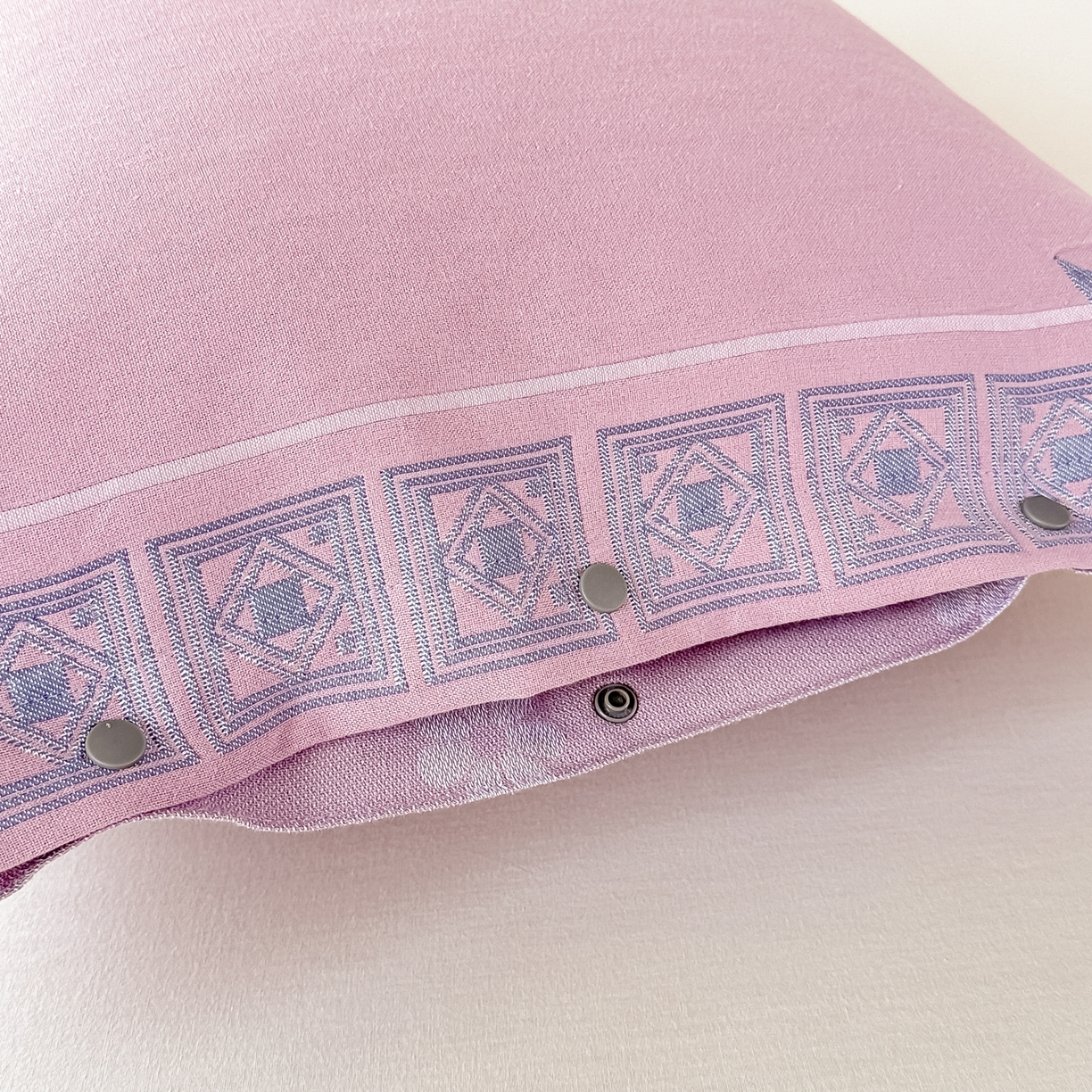 91家纺网 家纺一手货源 找家纺 沐瑟家纺 2025新款欧尚枕套单品枕套枕套单件 玫芳-紫粉色