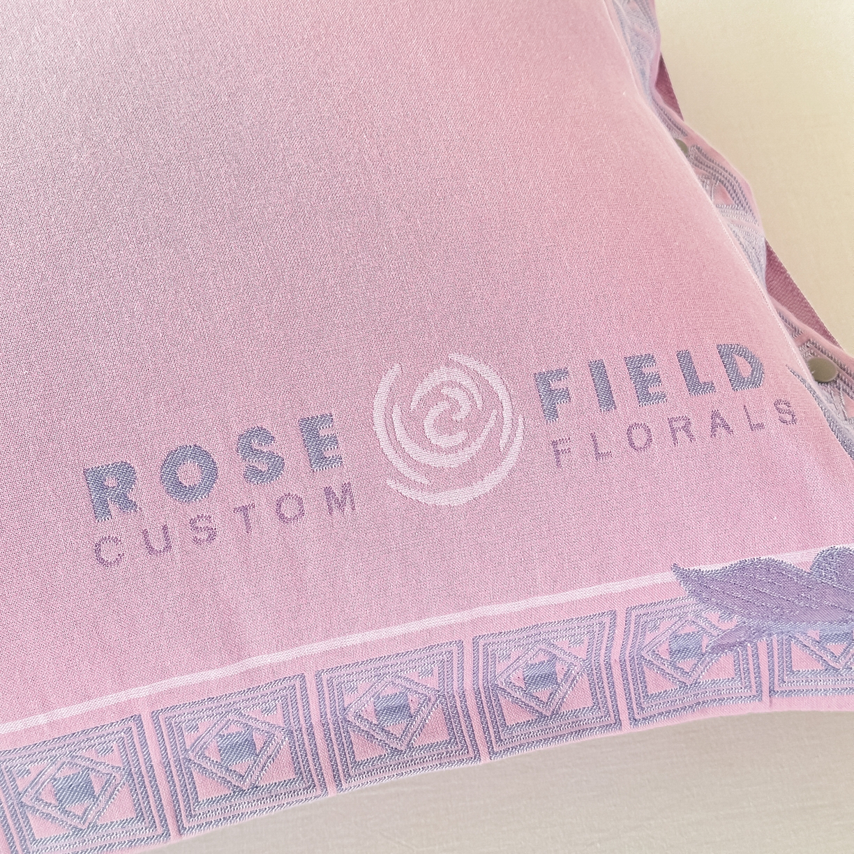 91家纺网 家纺一手货源 找家纺 沐瑟家纺 2025新款欧尚枕套单品枕套枕套单件 玫芳-紫粉色