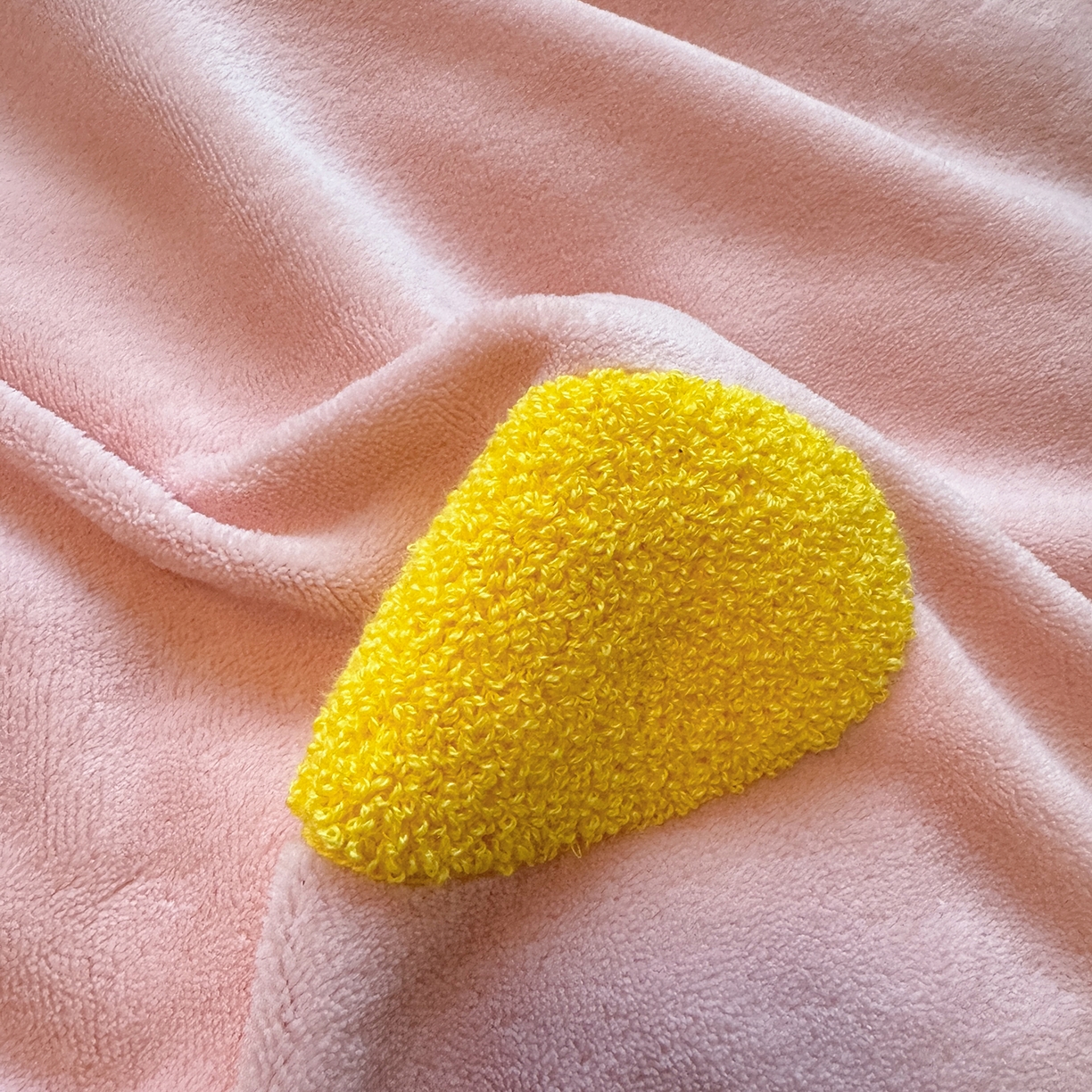 91家纺网 家纺一手货源 找家纺 （总）罗亿家纺 2025新款高克重200g牛奶绒数码印花毛巾绣卡通四件套