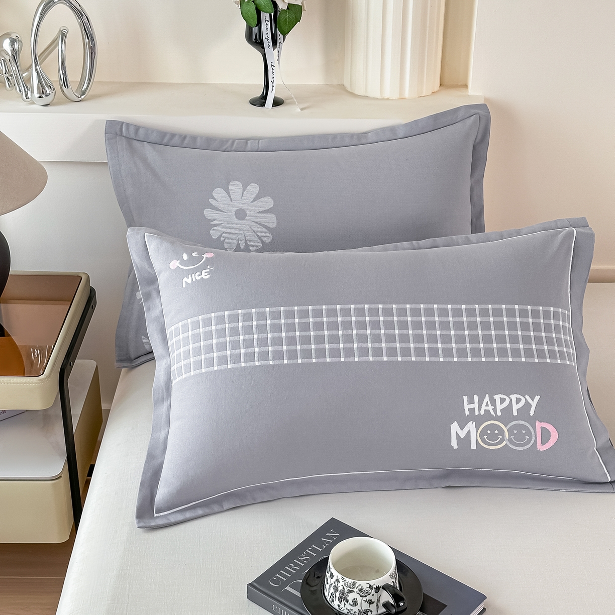 91家纺网 家纺一手货源 找家纺 沐瑟家纺 2025新款怡家枕套单品枕套枕套单件 笑脸-浅灰色